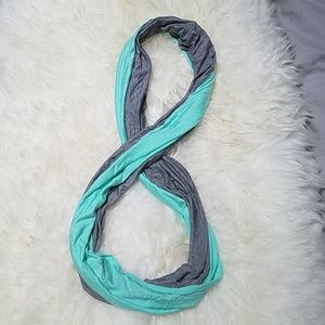 NWOT Dana Herbert infinity scarf